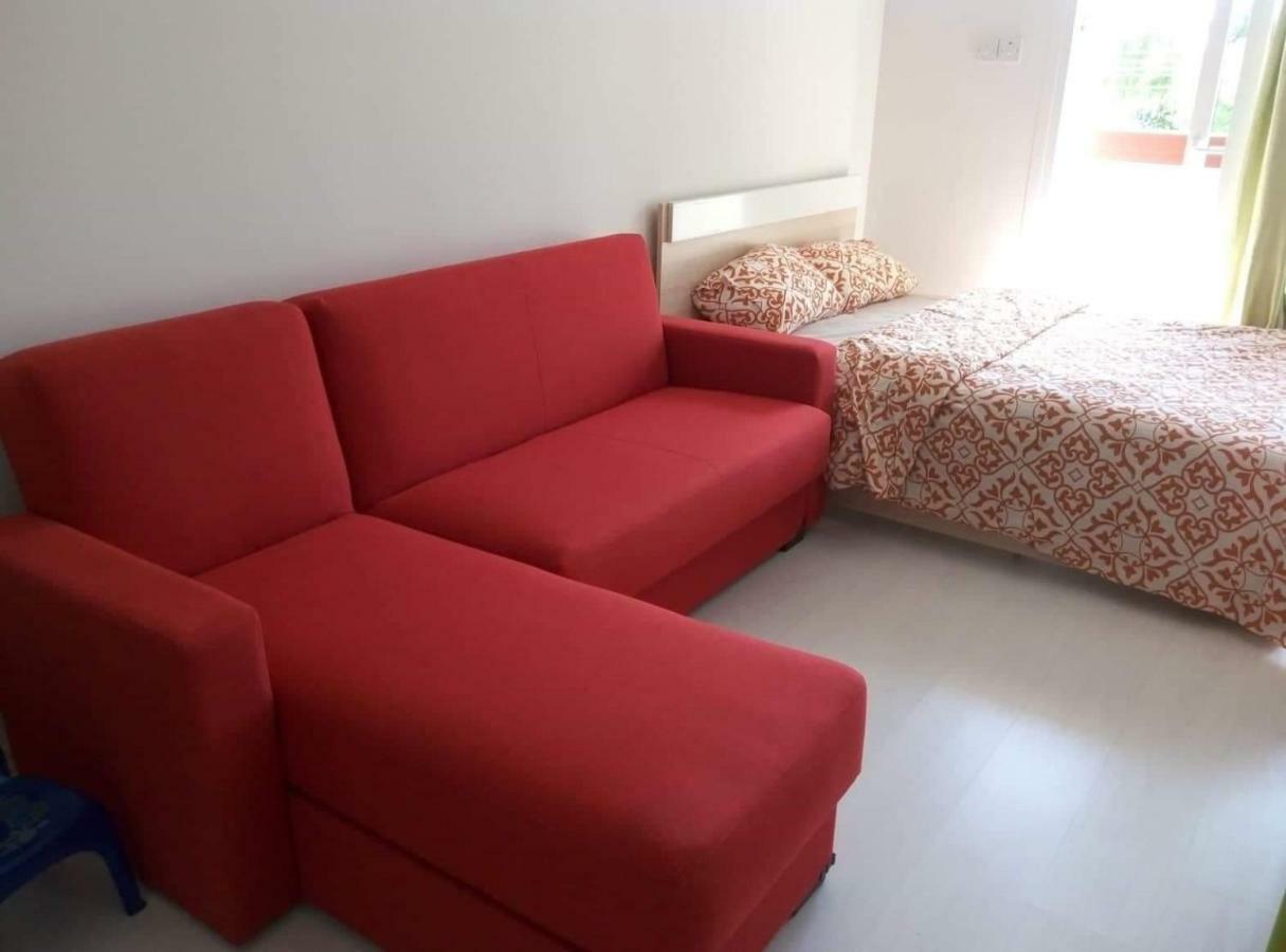 Long Beach Holiday Apartments Trikomo Екстериор снимка