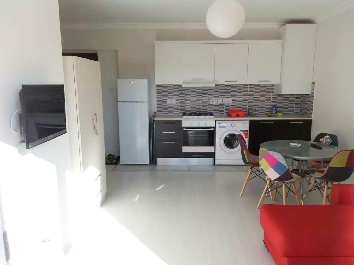 Long Beach Holiday Apartments Trikomo Екстериор снимка