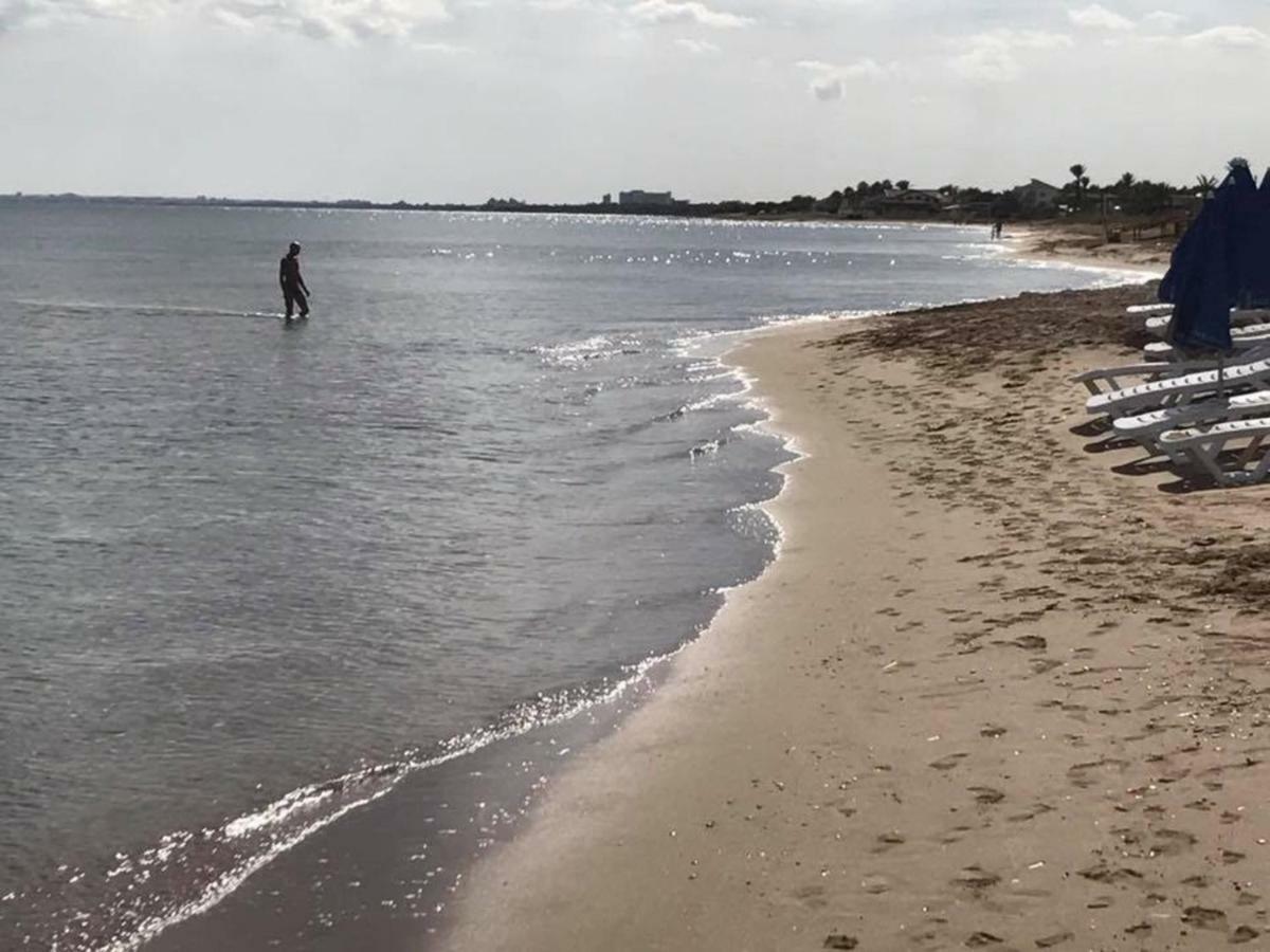 Long Beach Holiday Apartments Trikomo Екстериор снимка