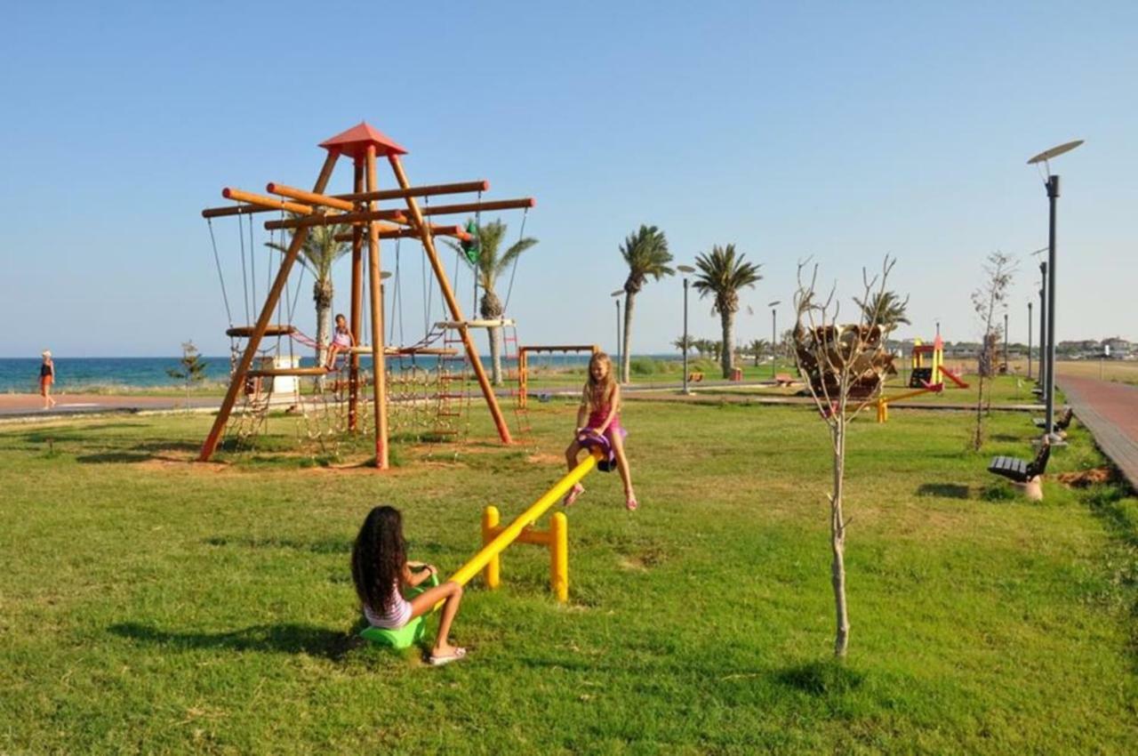 Long Beach Holiday Apartments Trikomo Екстериор снимка