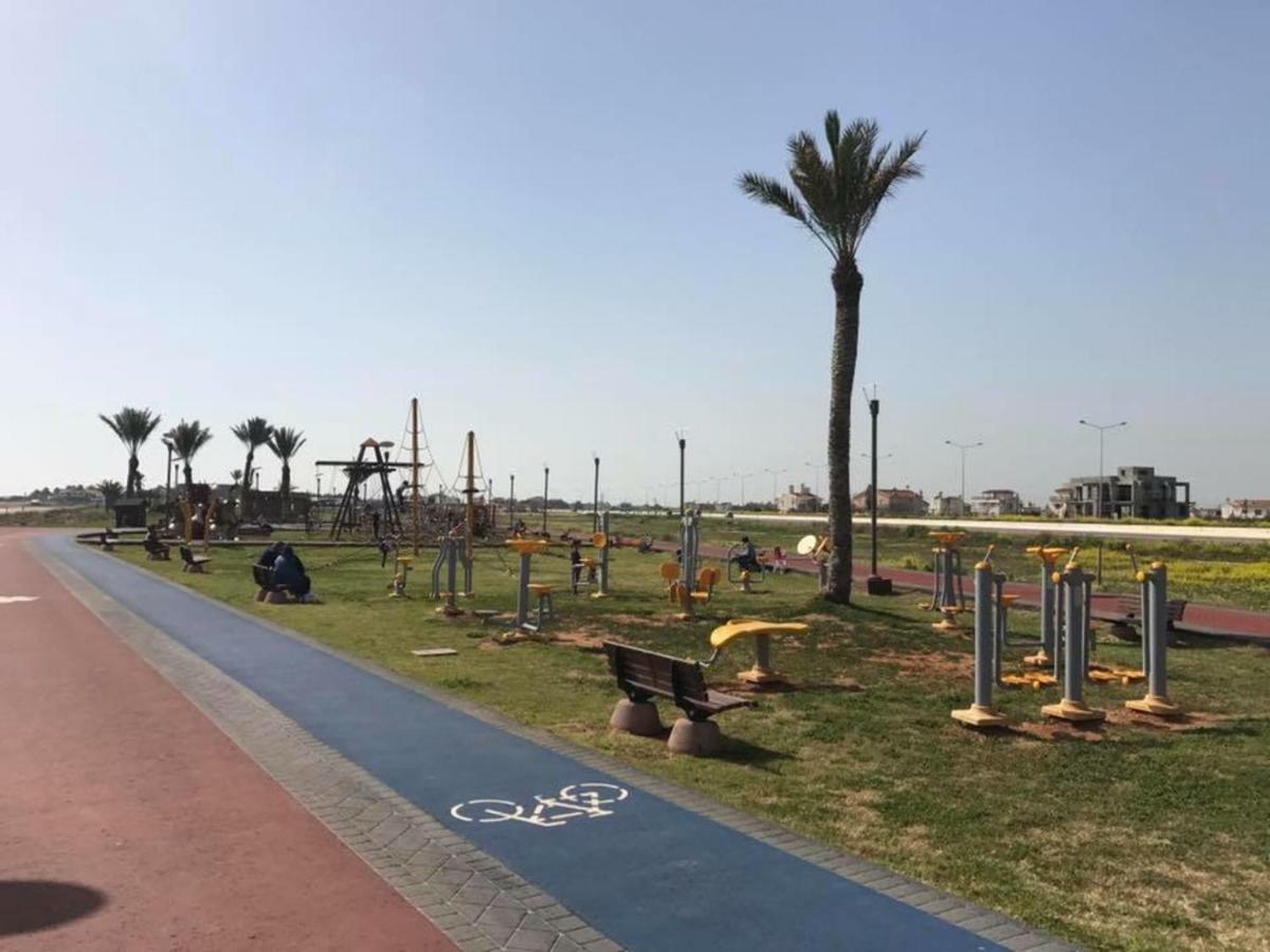 Long Beach Holiday Apartments Trikomo Екстериор снимка