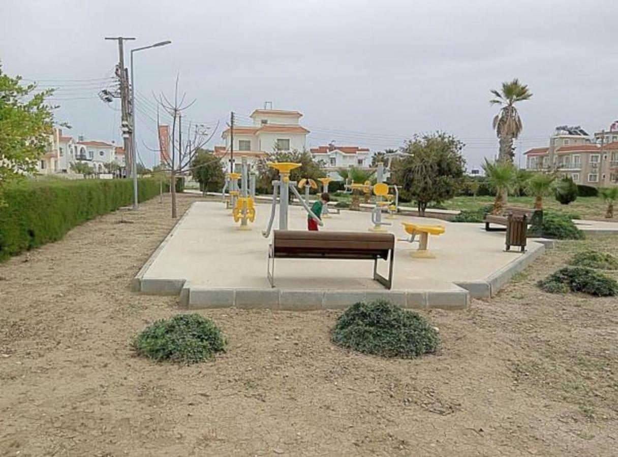 Long Beach Holiday Apartments Trikomo Екстериор снимка