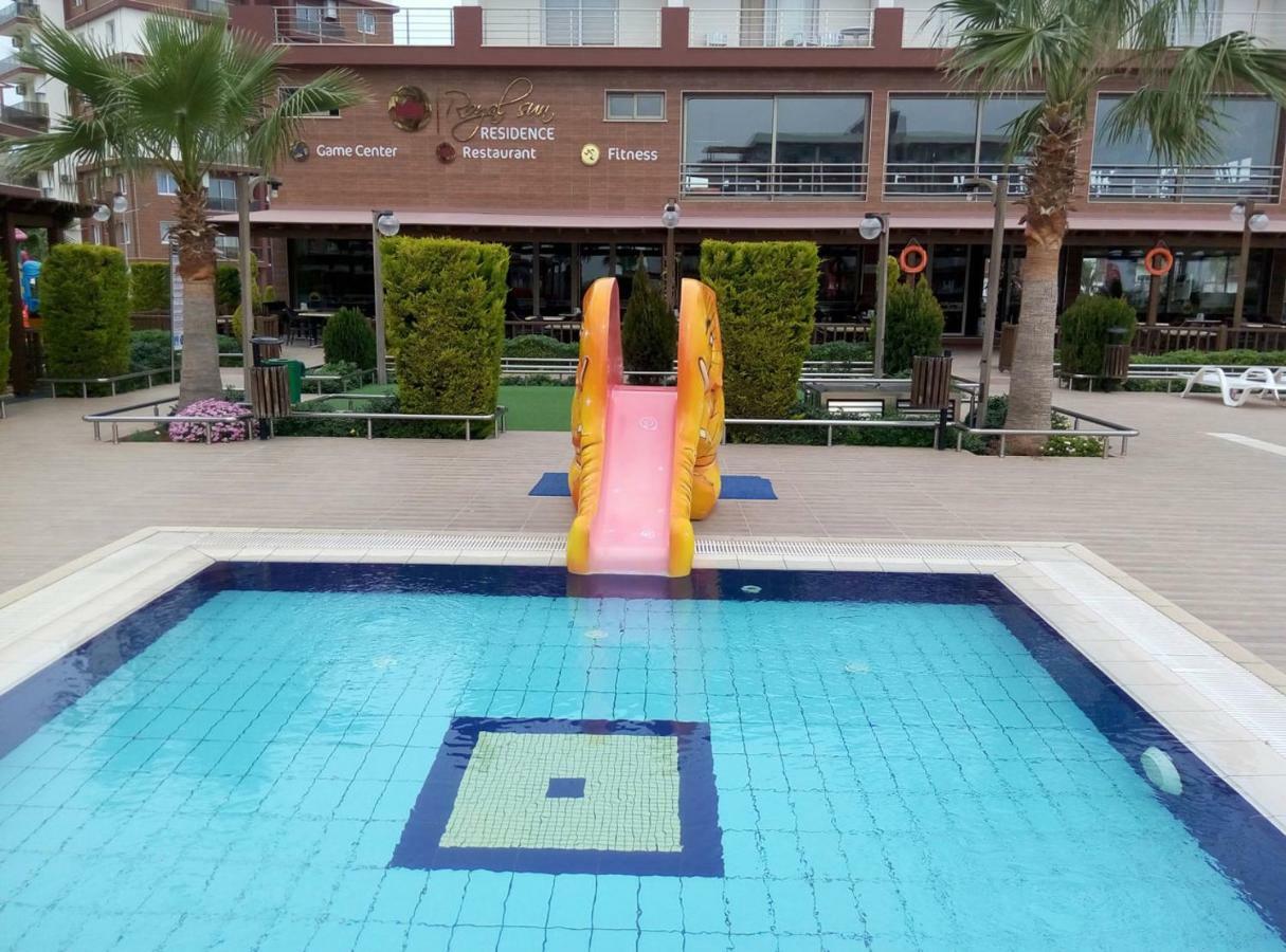 Long Beach Holiday Apartments Trikomo Екстериор снимка