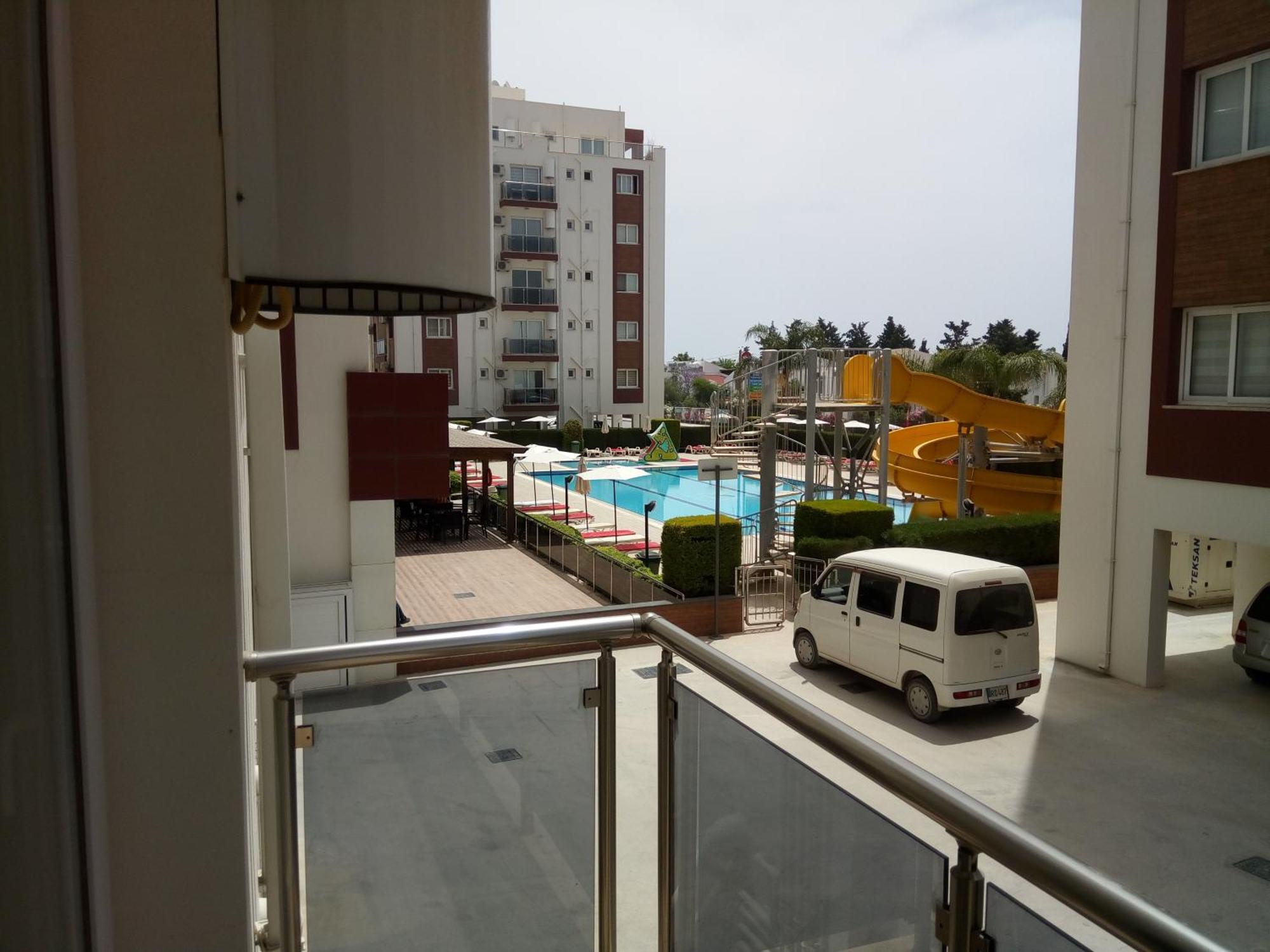 Long Beach Holiday Apartments Trikomo Екстериор снимка